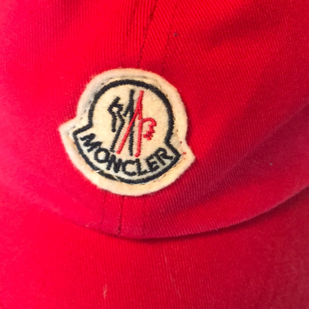 Moncler hat